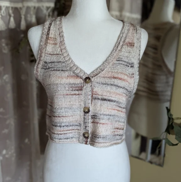 Unbranded | Cropped sweater vest - Picture 3 of 8